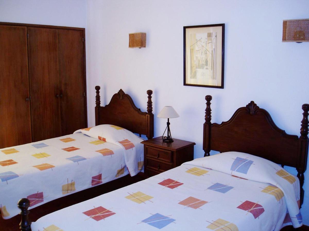 Apartamentos Salema Praia Club Exterior photo