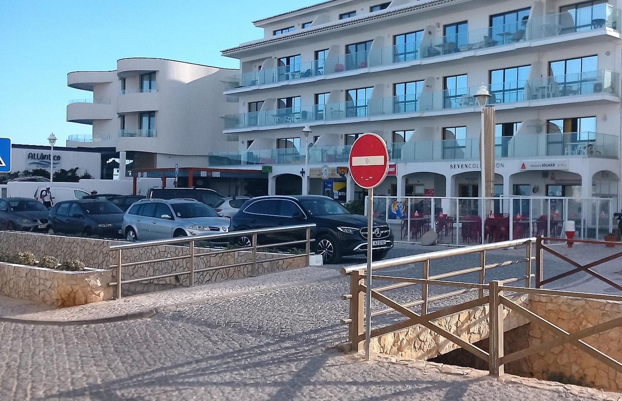 Apartamentos Salema Praia Club Exterior photo